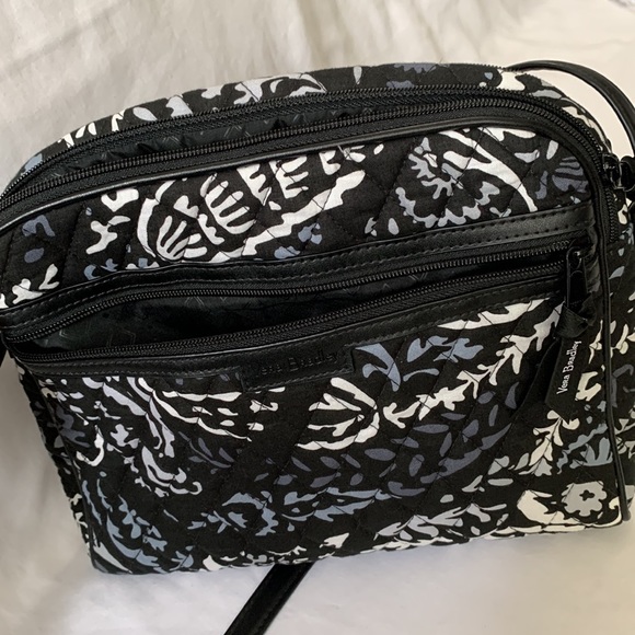 Vera Bradley trimmed CrossBody - Picture 8 of 8